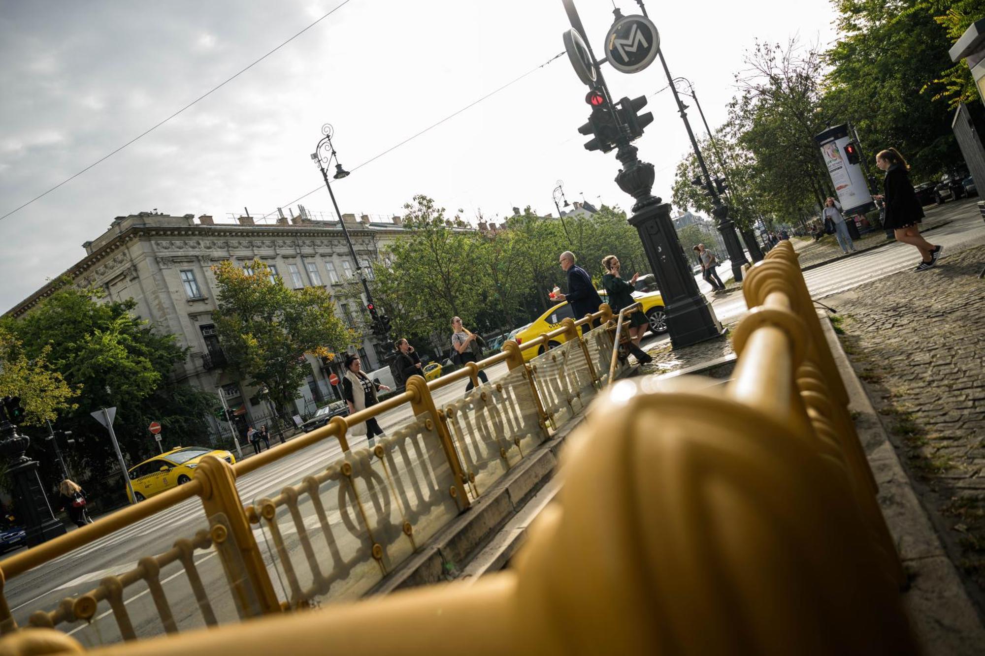 Best Seasons Andrassy Budapest Bagian luar foto